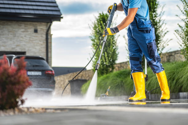 Best Deck Pressure Washing  in Skidway Lake, MI